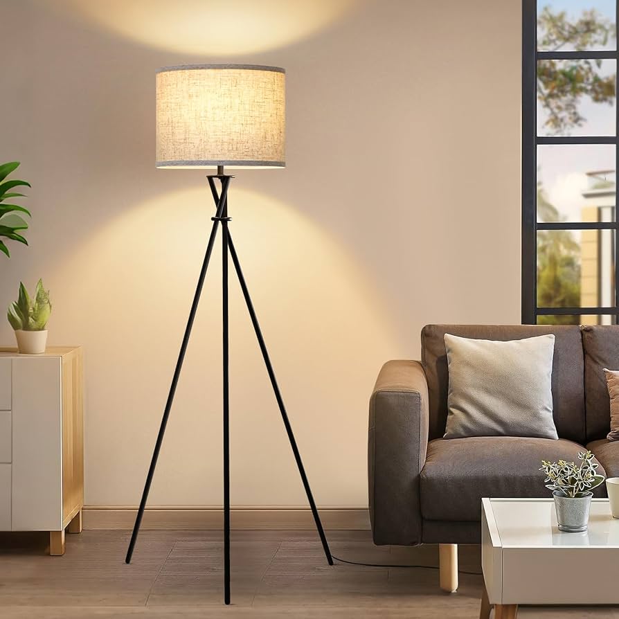 IDÉE　TRIPOD FLOOR LAMP　IDÉE Tripod Floor Lamp Black, 61” Tall Floor Lamps, Standing Lamp